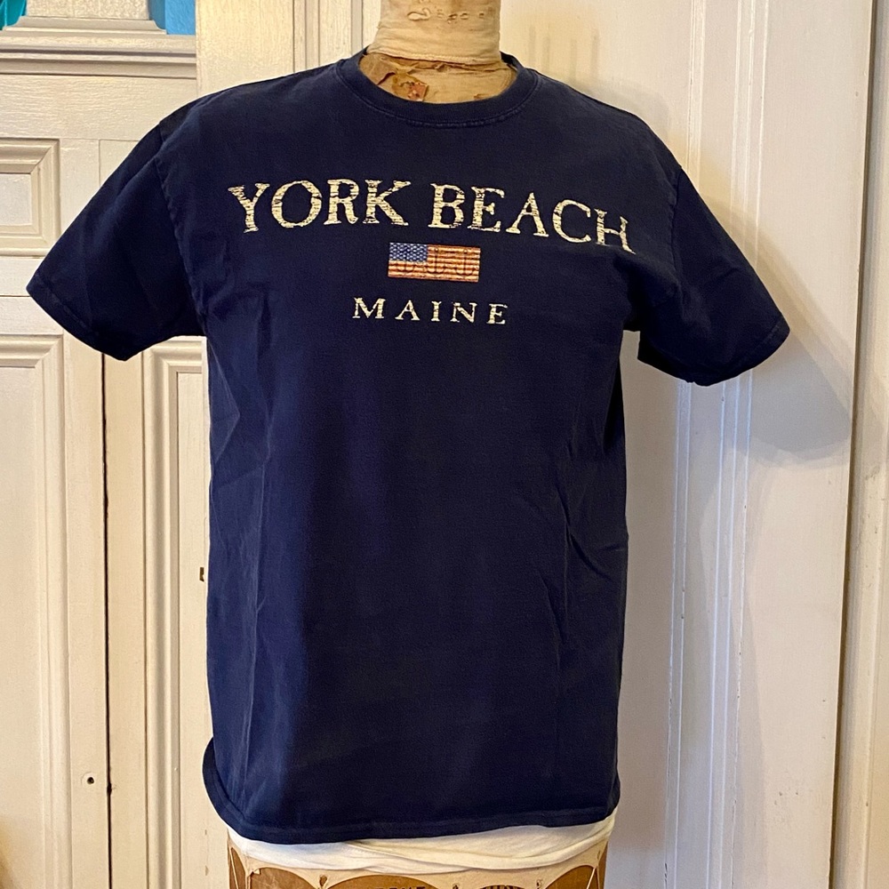 York Beach Maine Tee Shirt T-Shirt w Flag Anchors Size M
